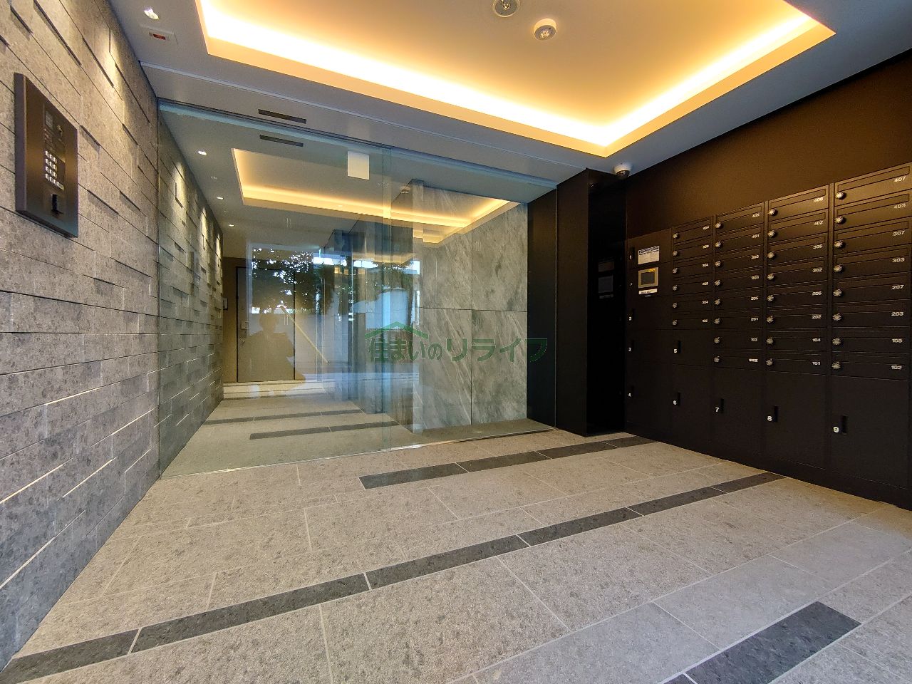 建物エントランス