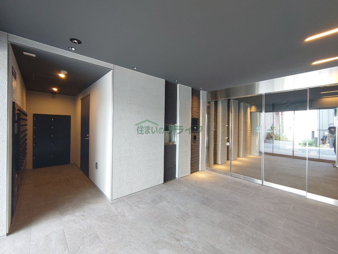 建物エントランス