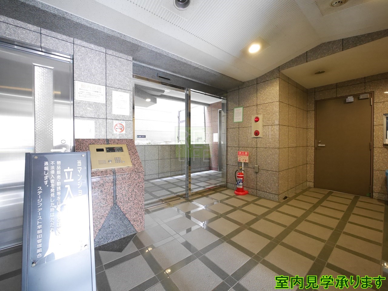 建物エントランス