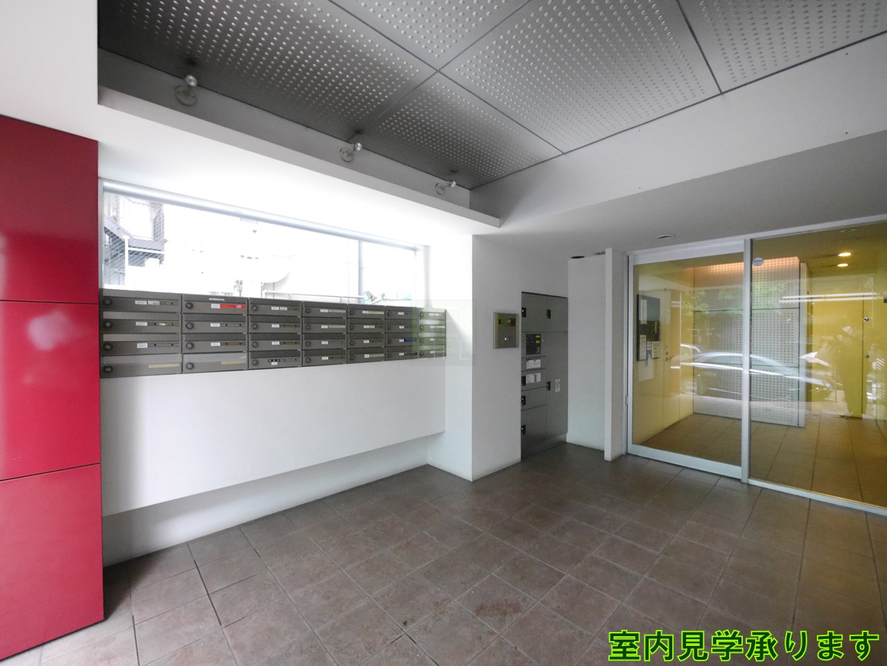 建物エントランス