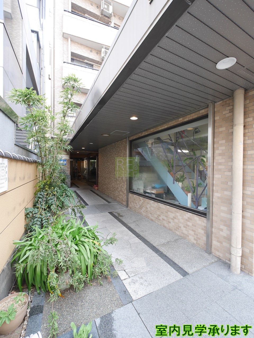 建物エントランス