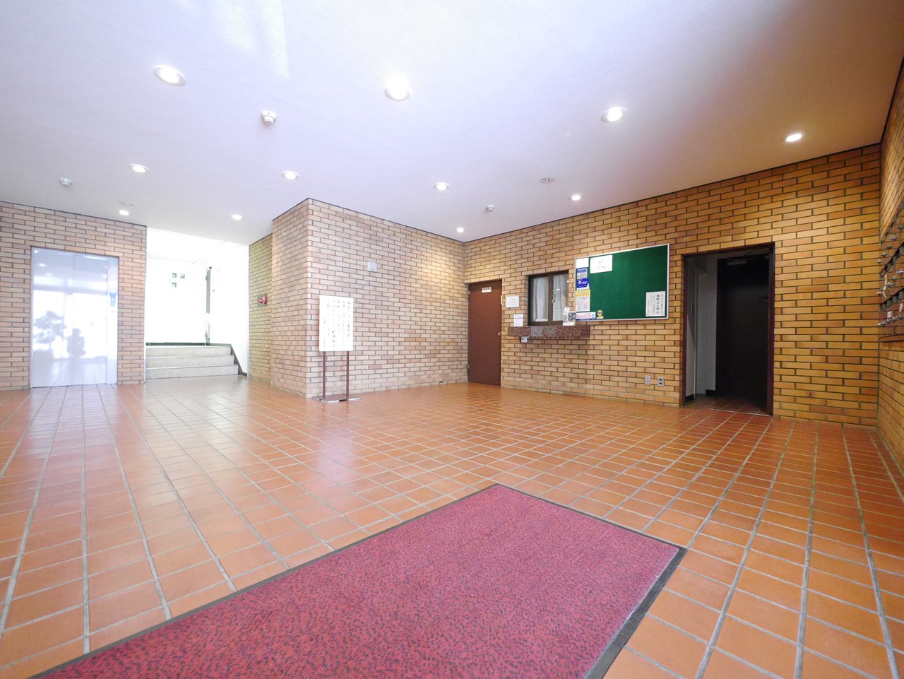 建物エントランス