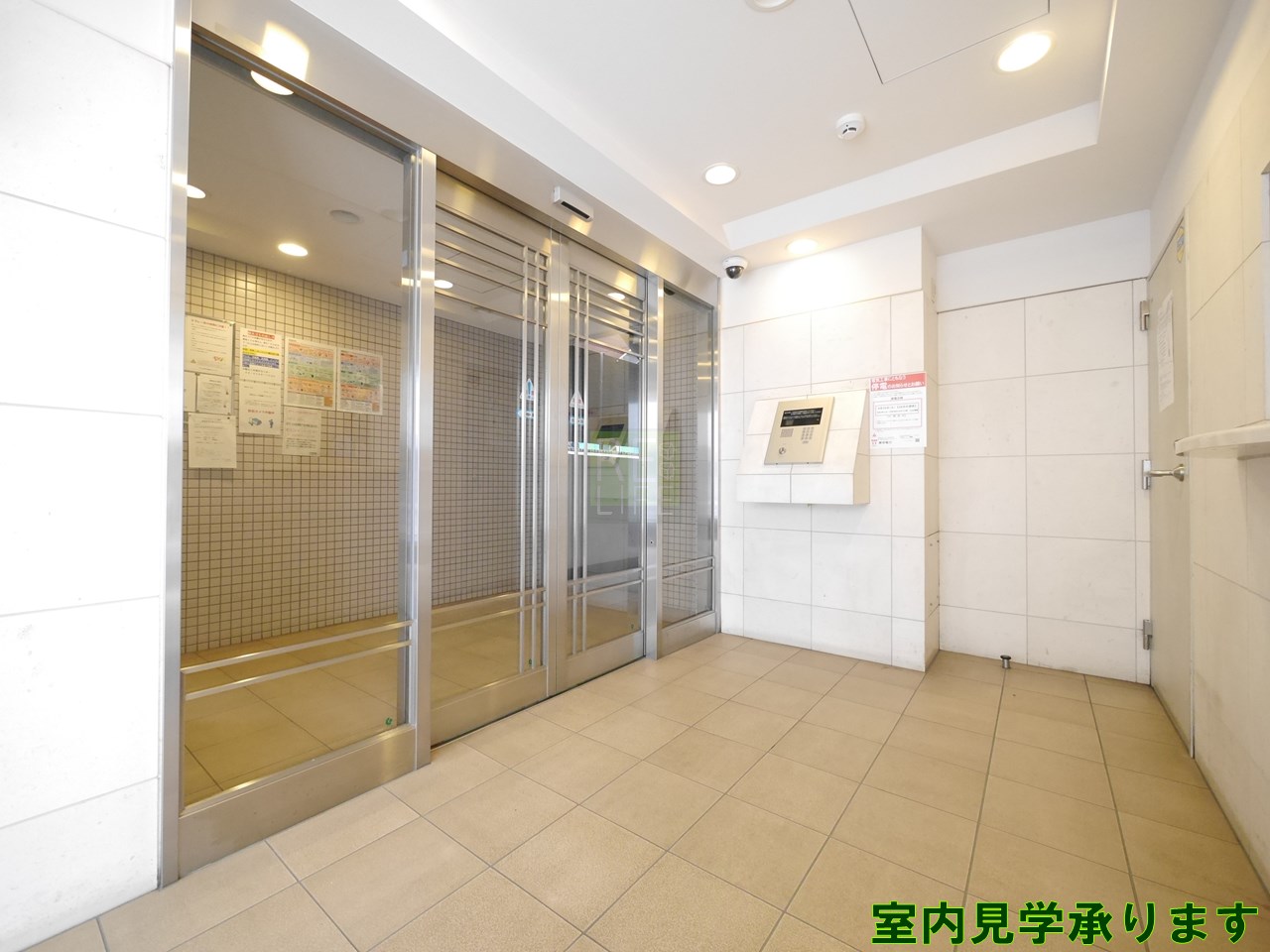 建物エントランス