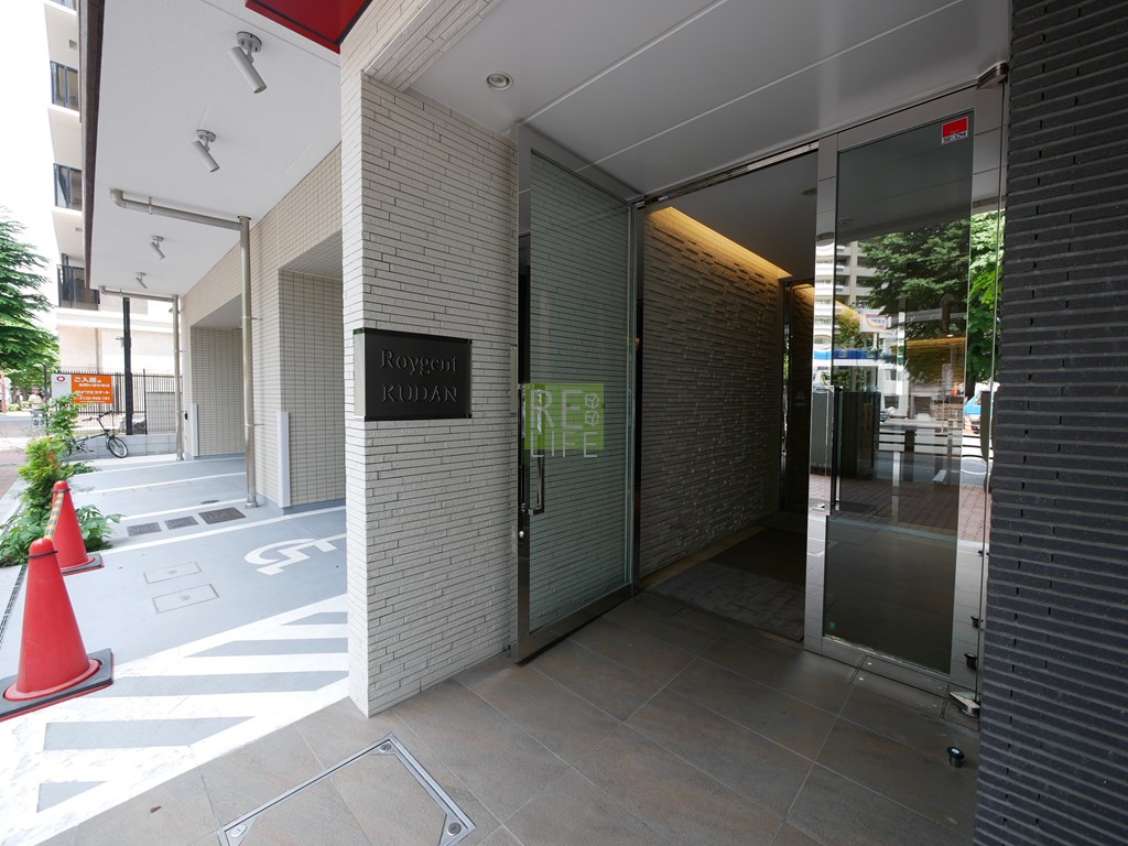 建物エントランス