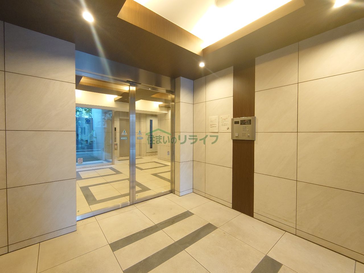 建物エントランス