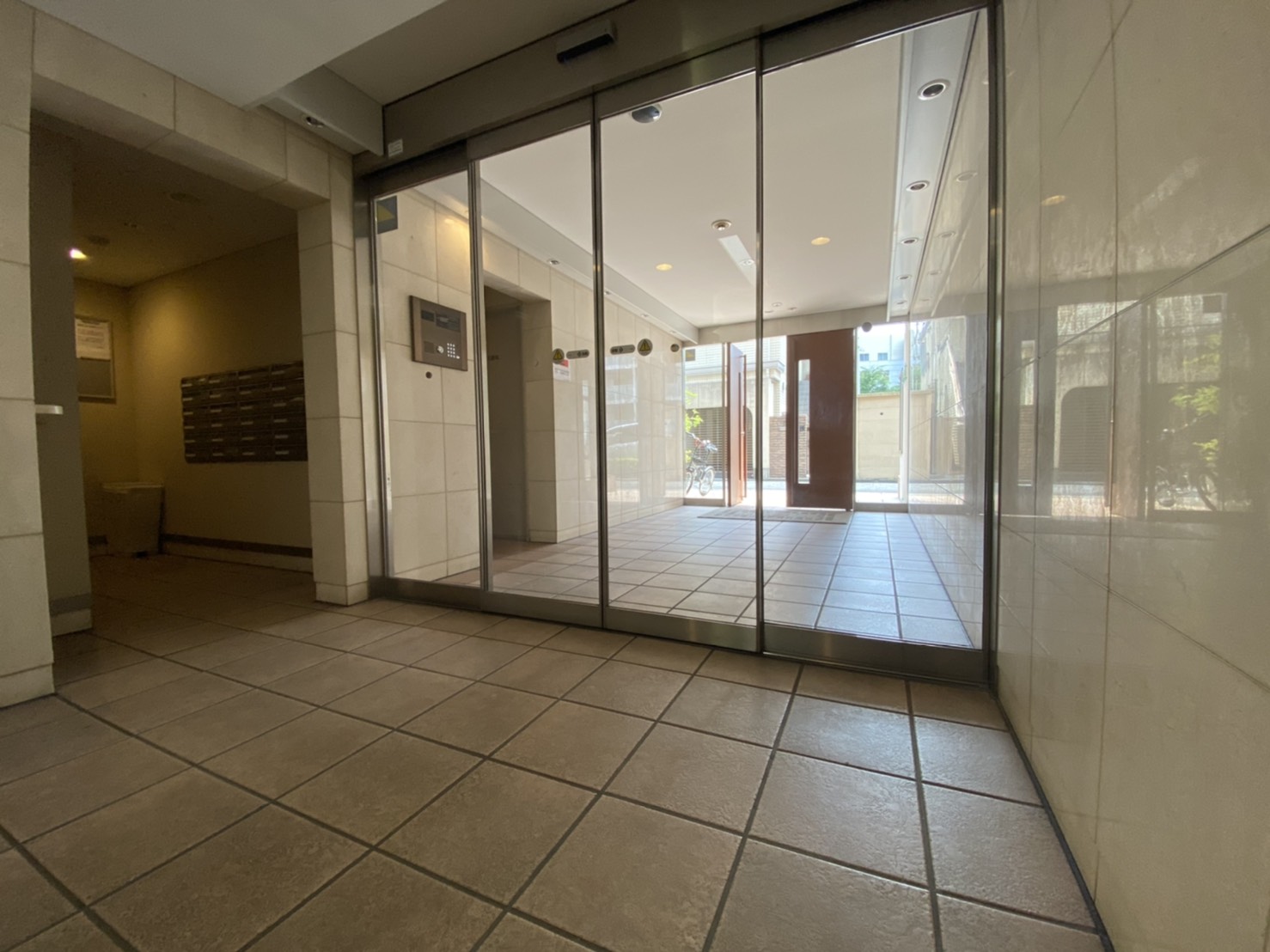 建物エントランス