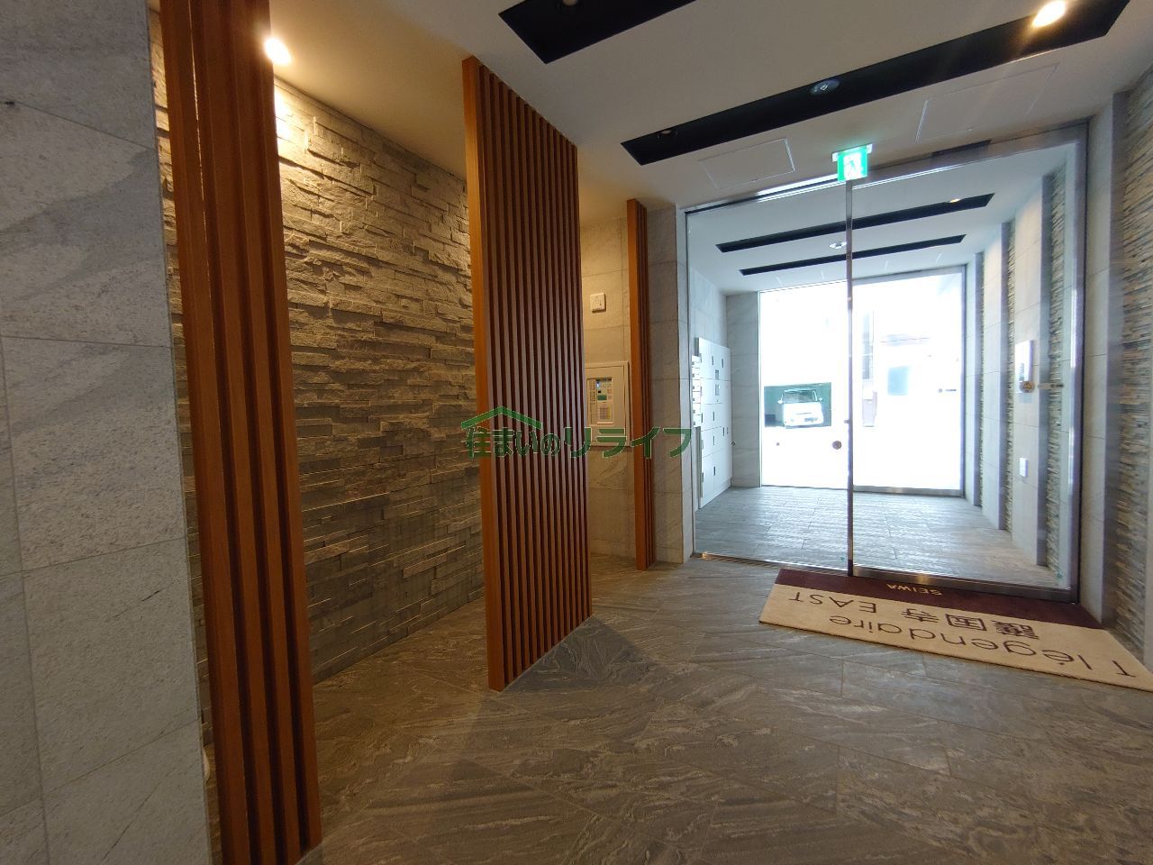 建物エントランス
