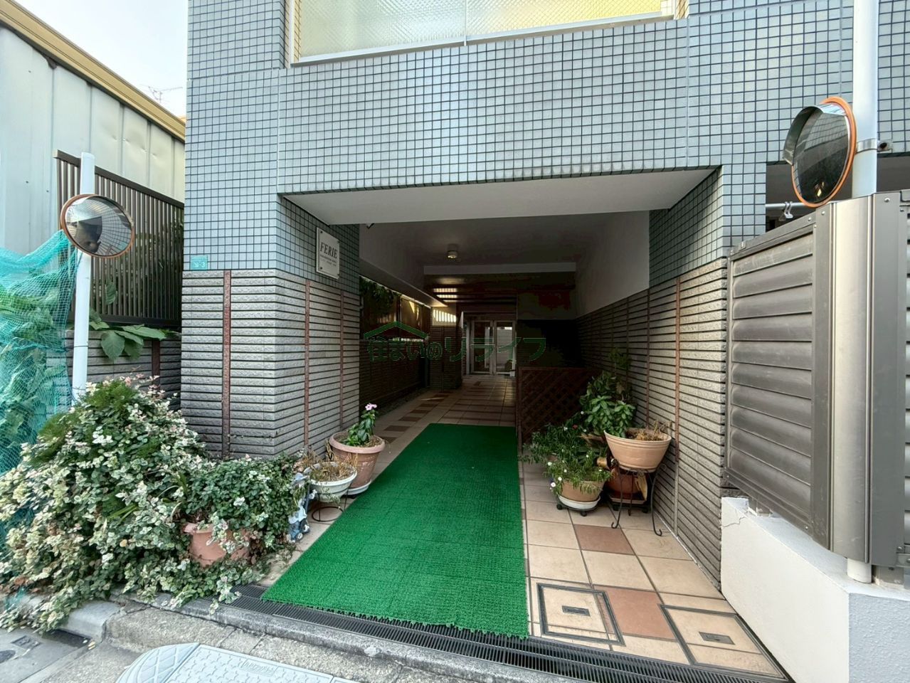 建物エントランス