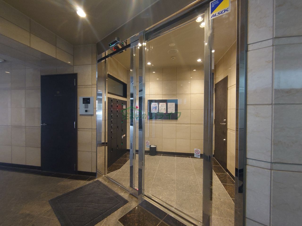 建物エントランス