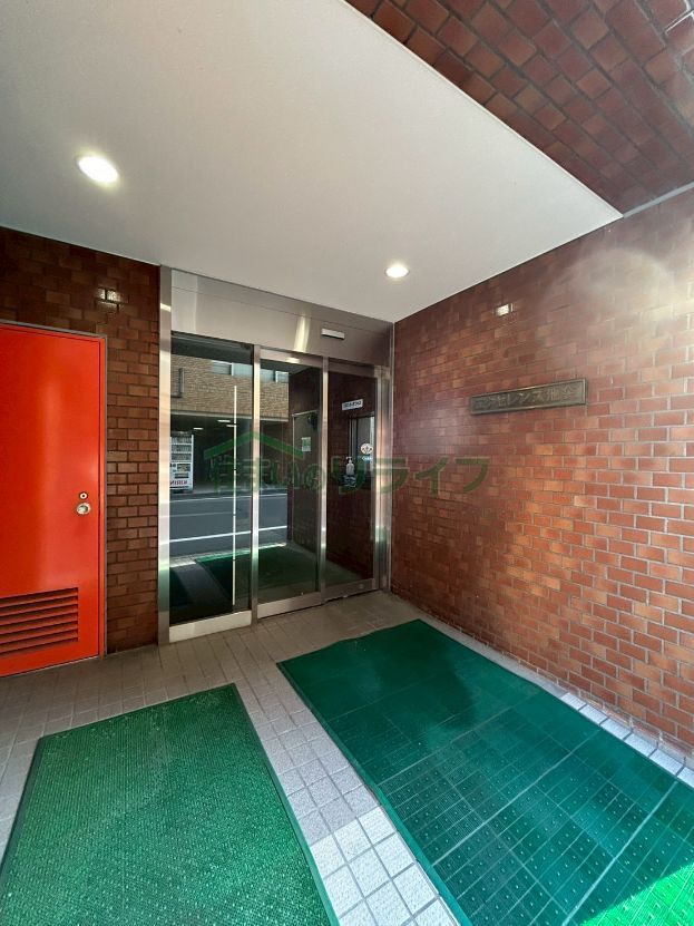 建物エントランス