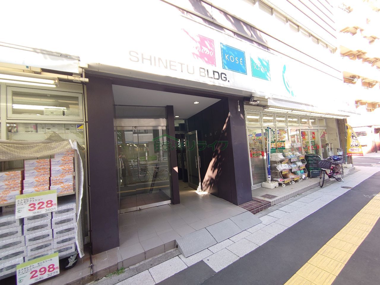 建物エントランス