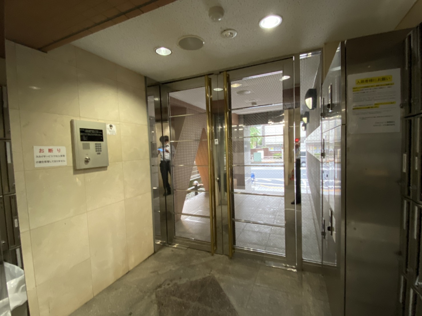 建物エントランス