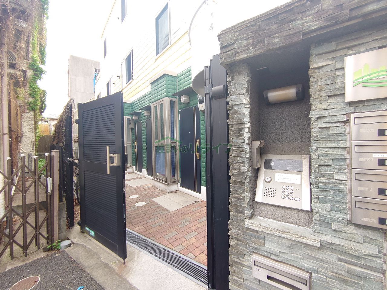 建物エントランス