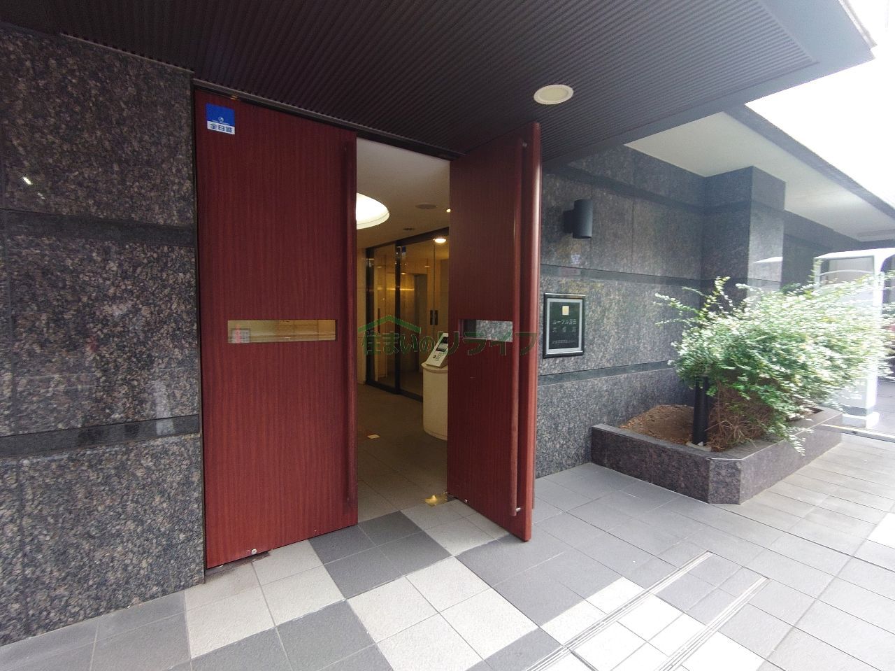 建物エントランス