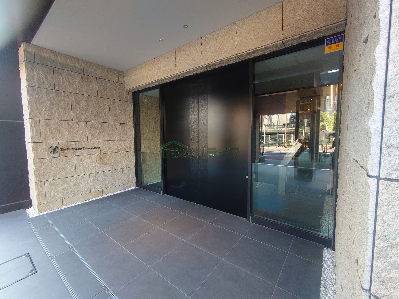 建物エントランス