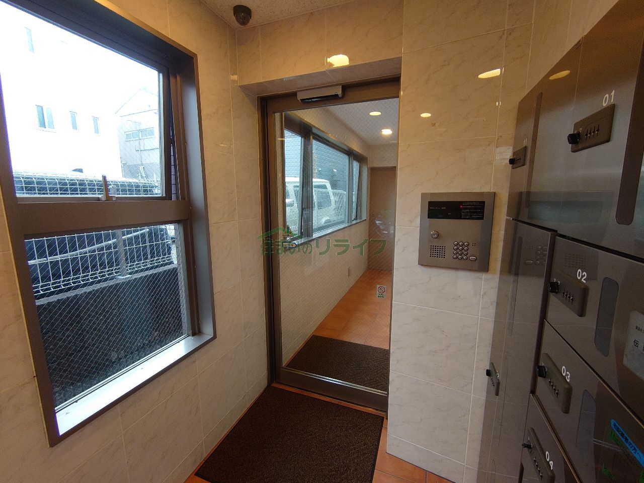 建物エントランス