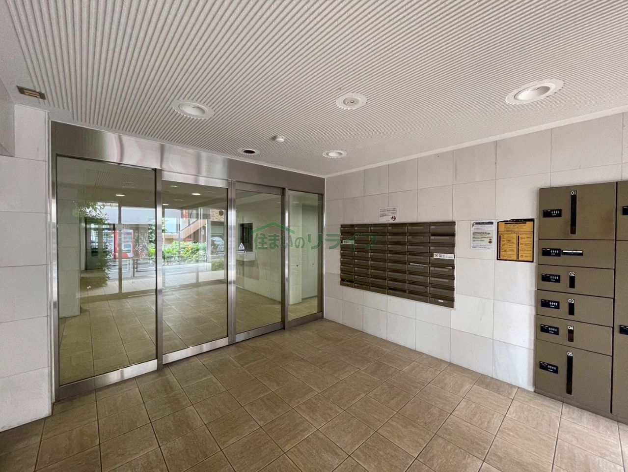 建物エントランス