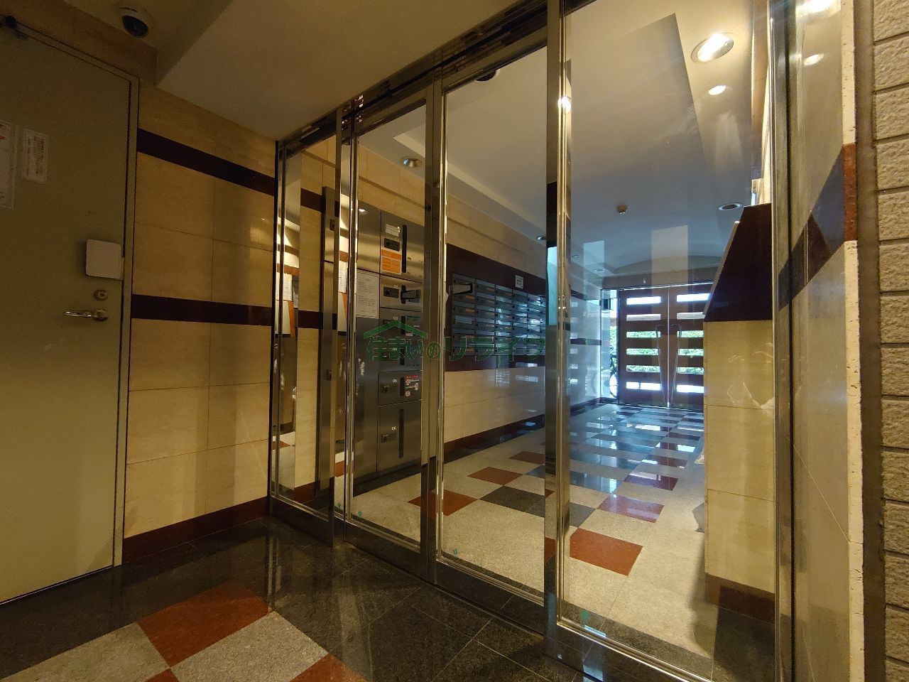 建物エントランス