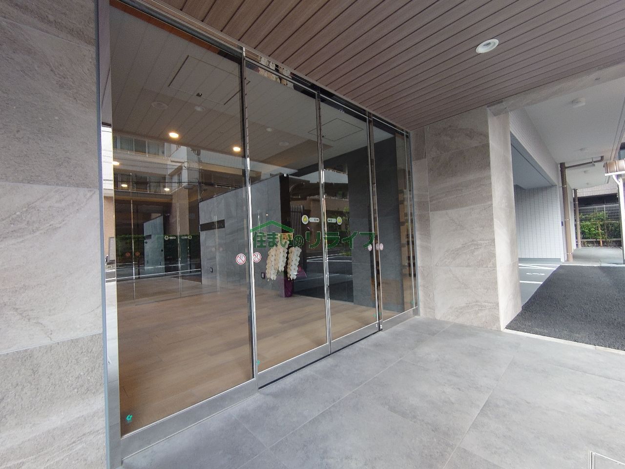 建物エントランス