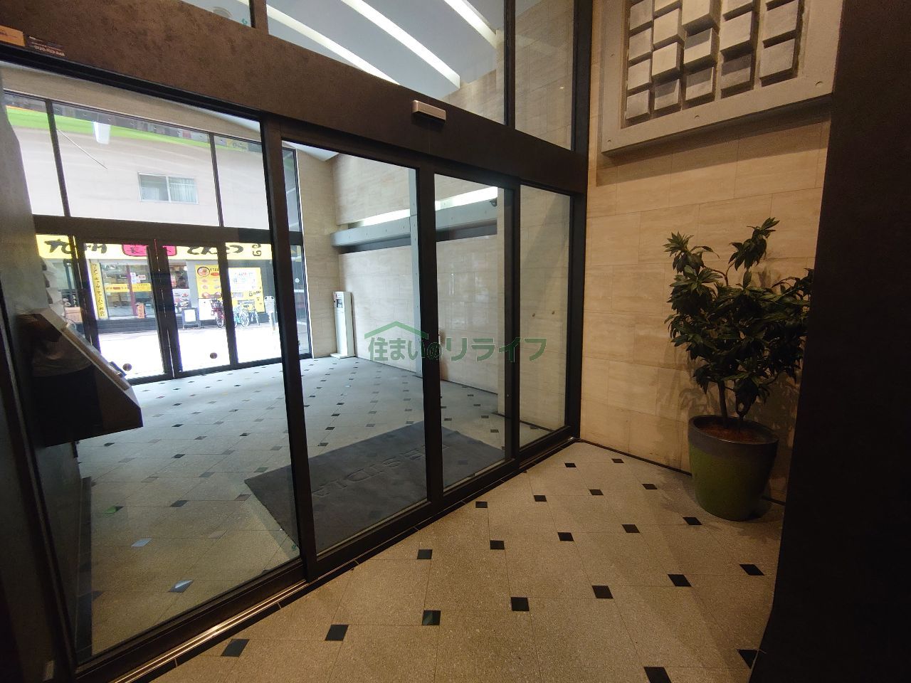 建物エントランス