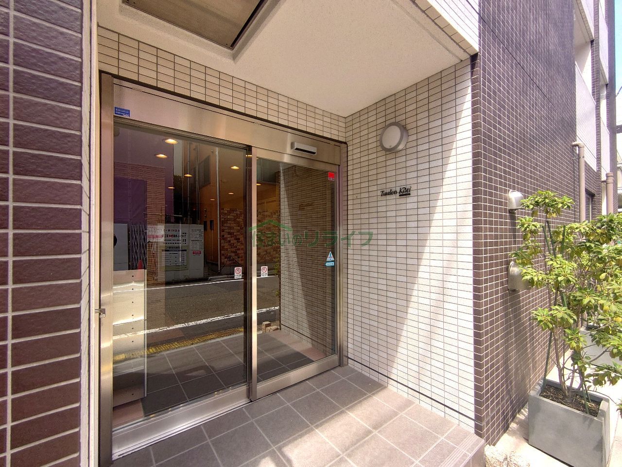 建物エントランス