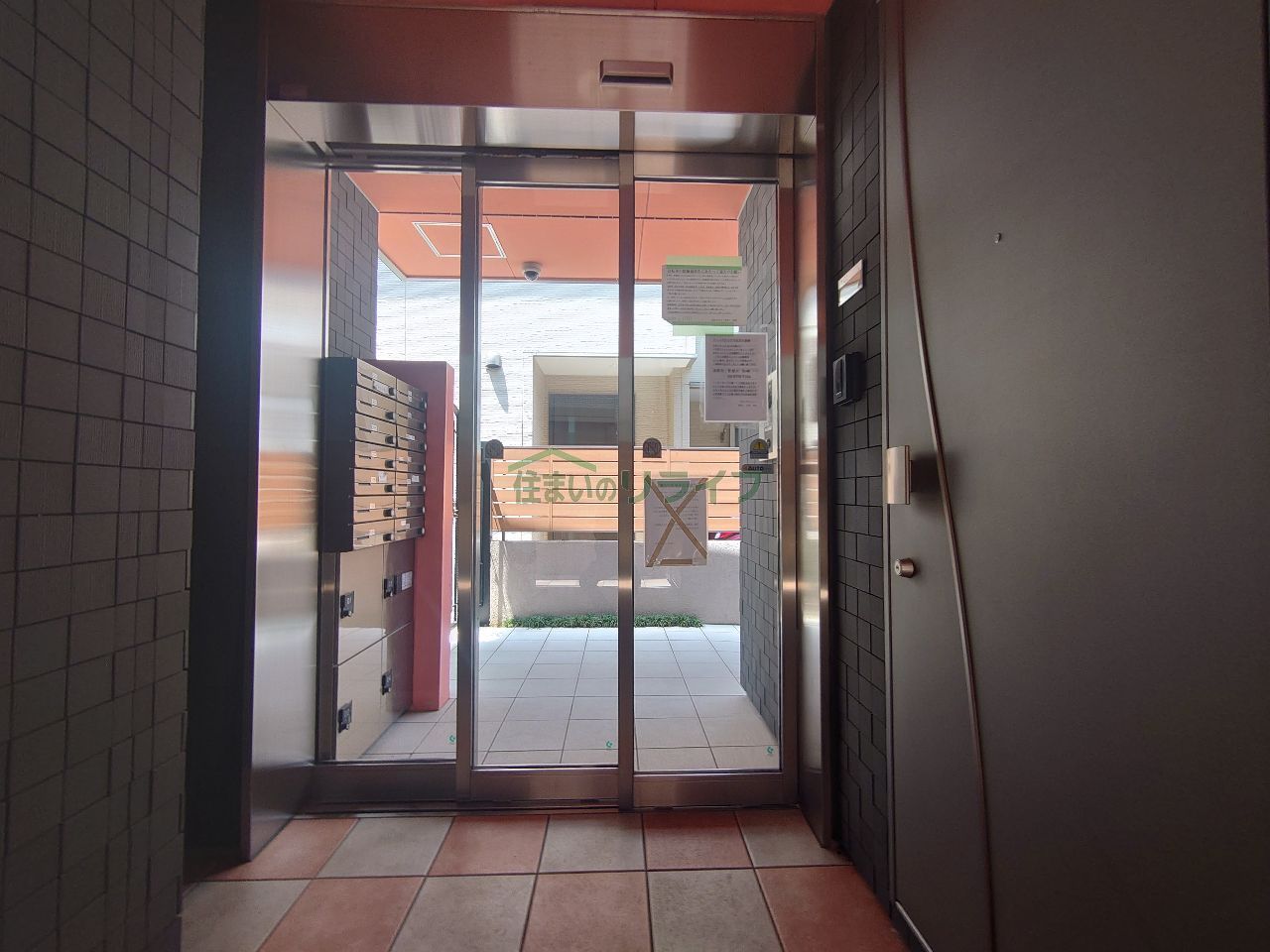 建物エントランス