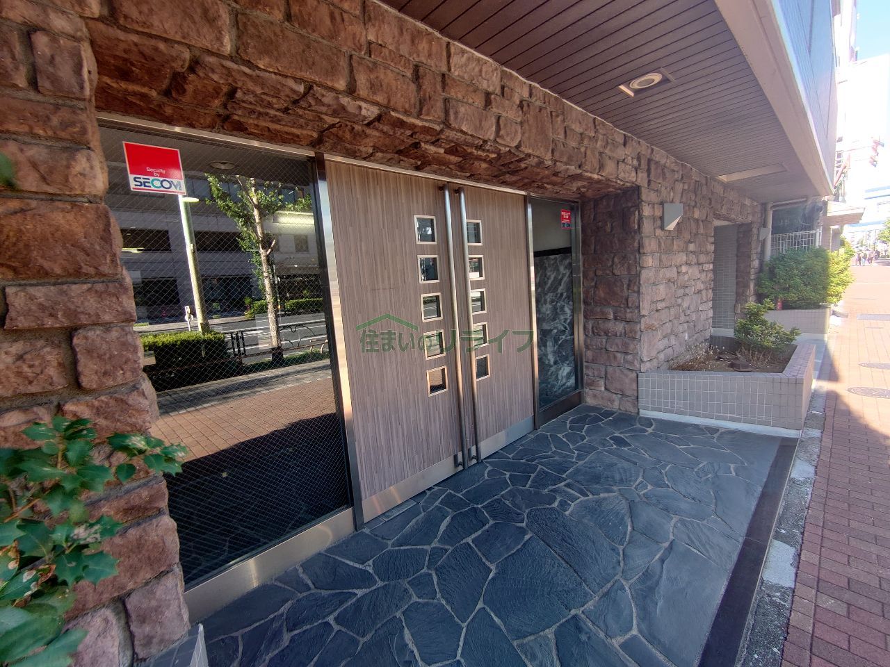 建物エントランス