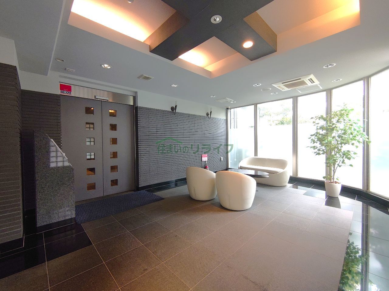 建物エントランス