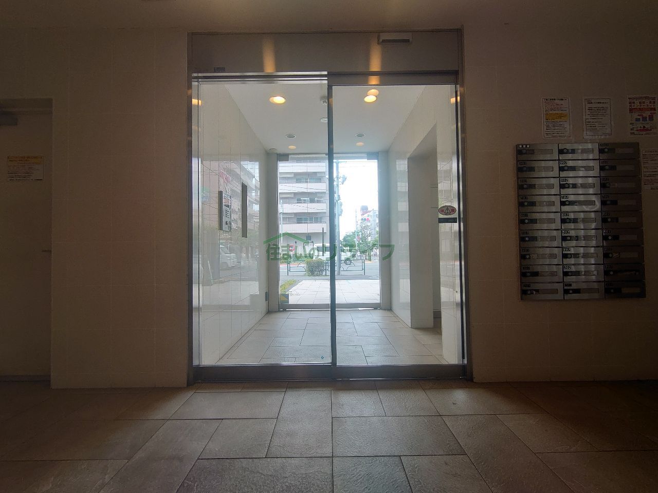 建物エントランス