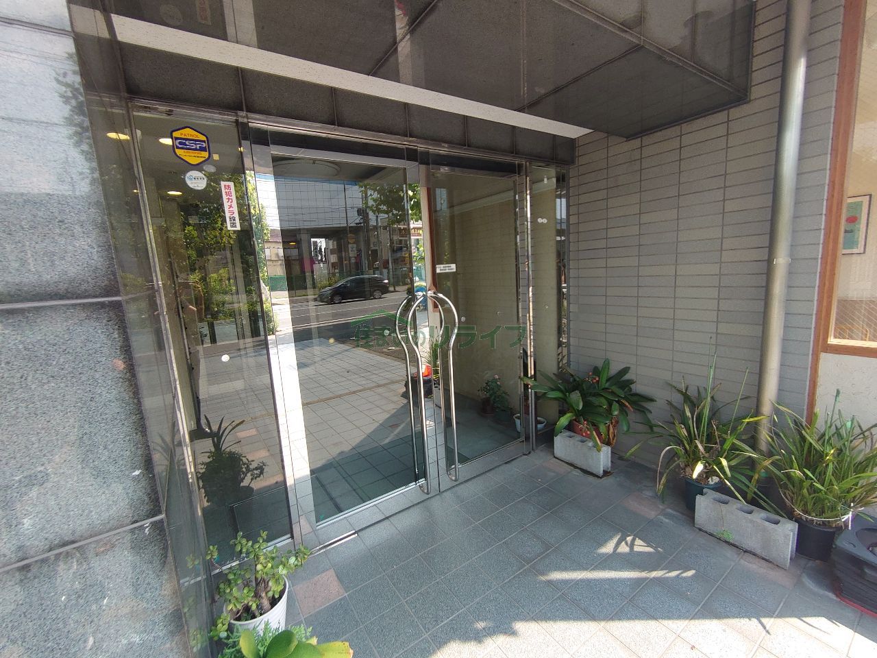 建物エントランス