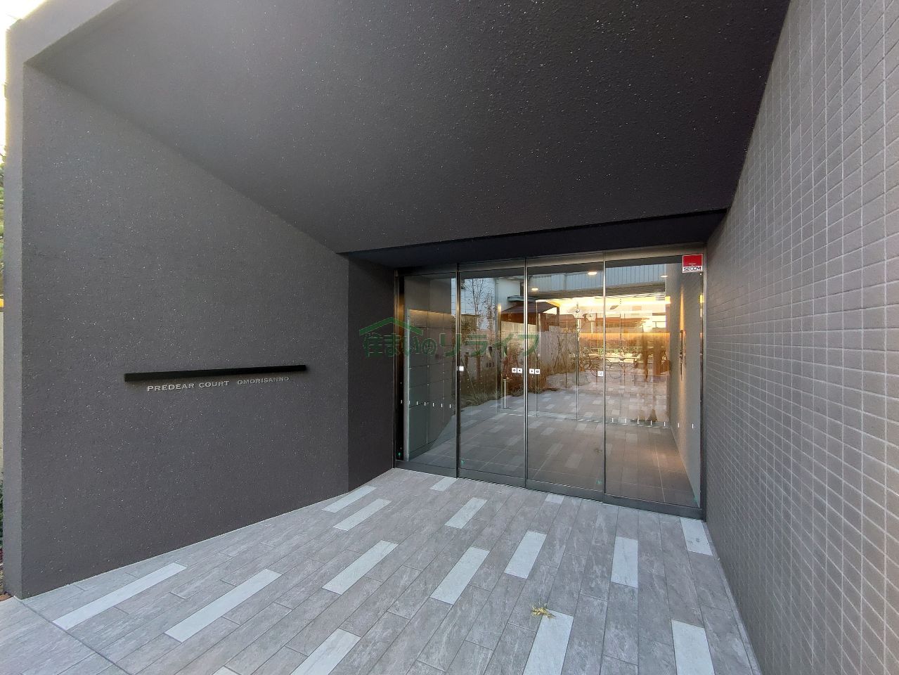 建物エントランス