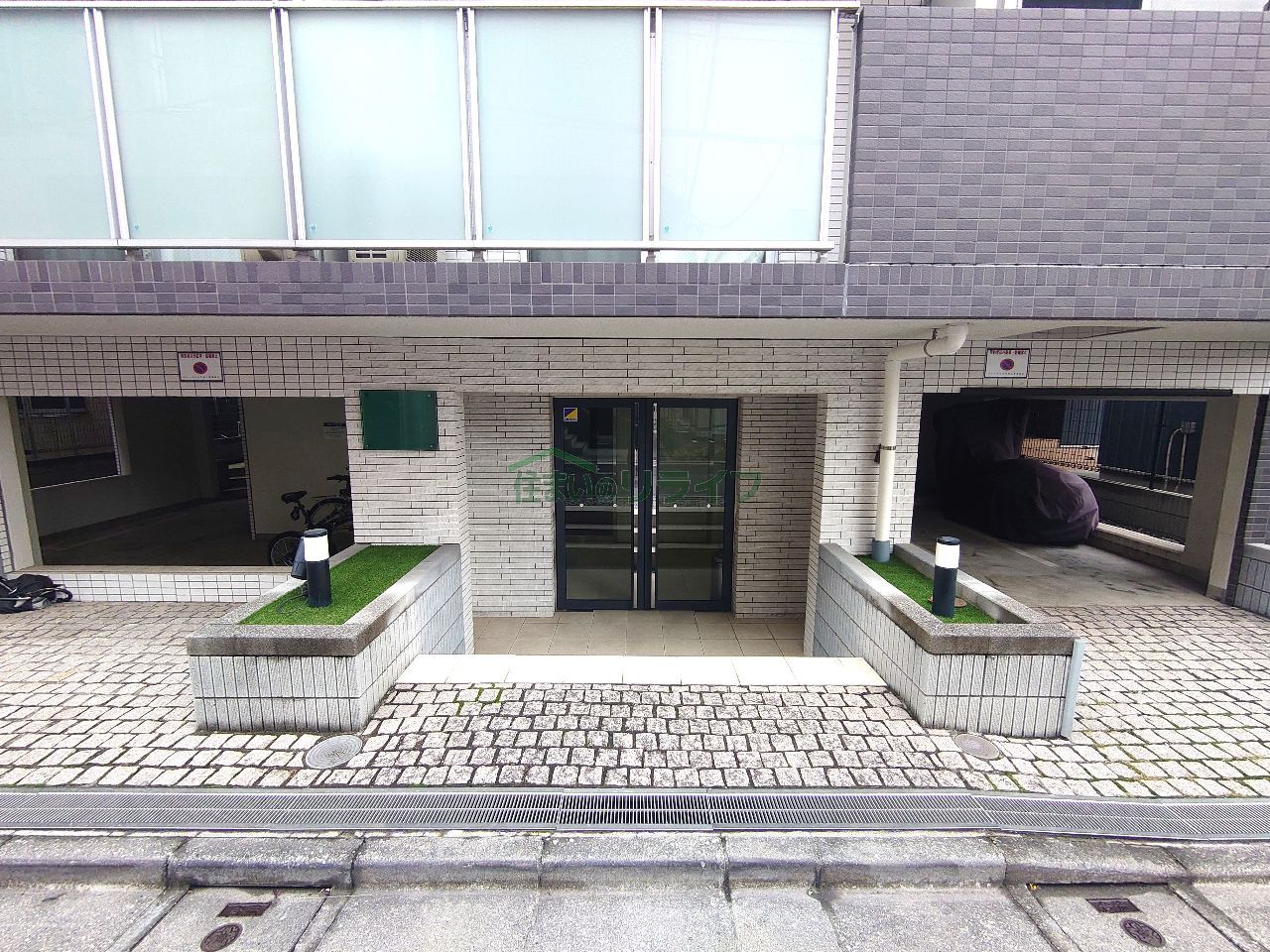 建物エントランス