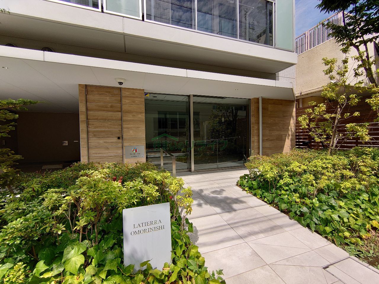 建物エントランス