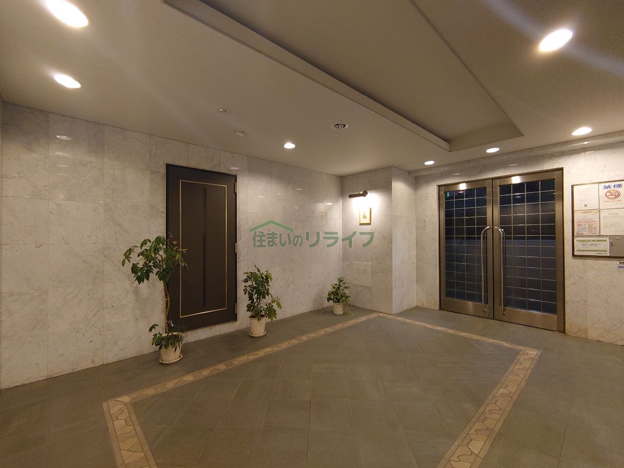 建物エントランス