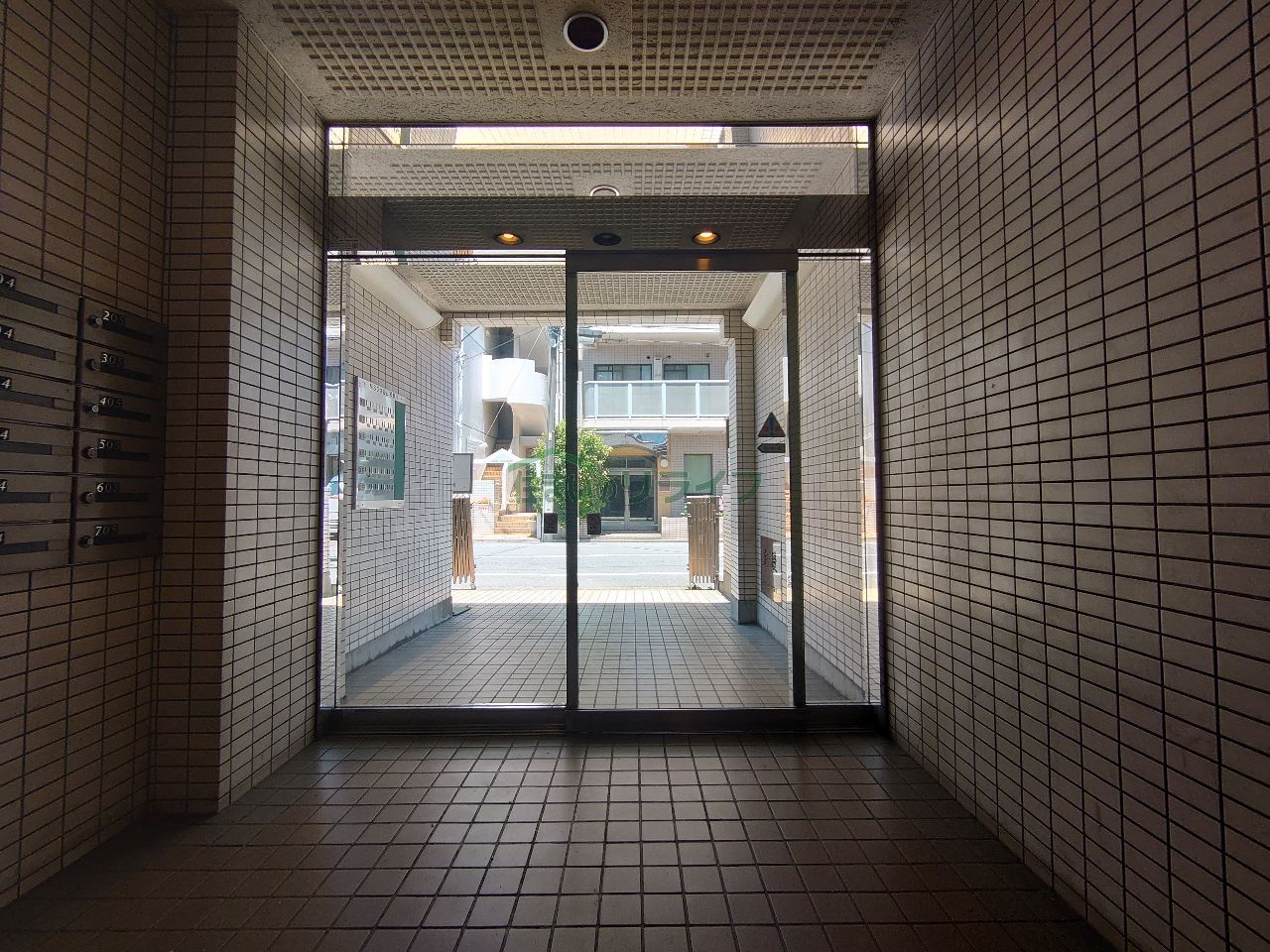 建物エントランス