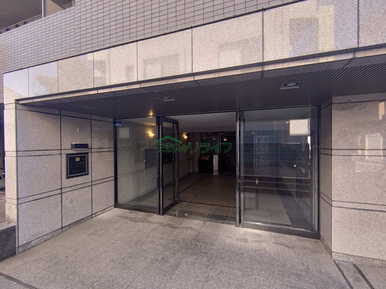 建物エントランス