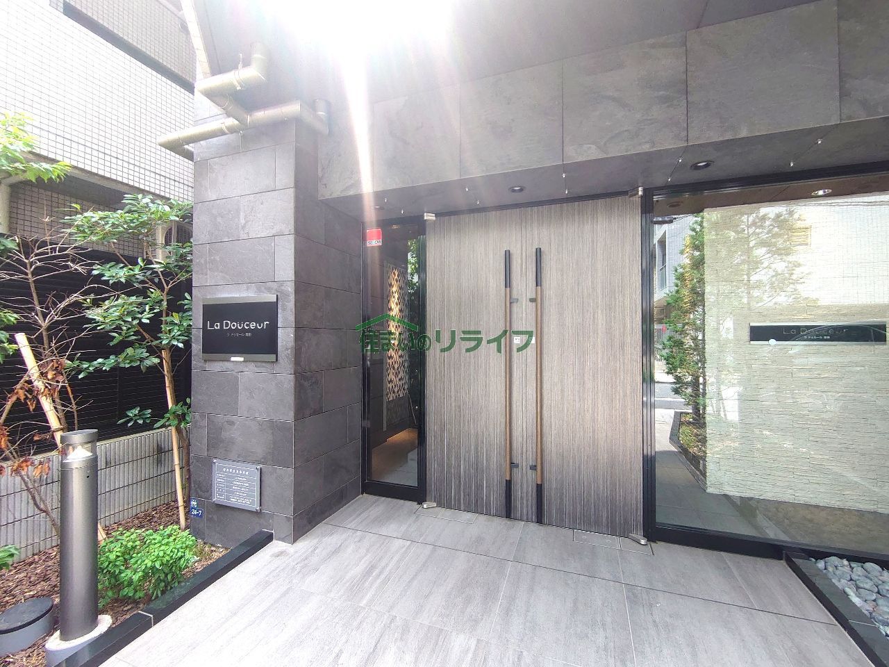 建物エントランス