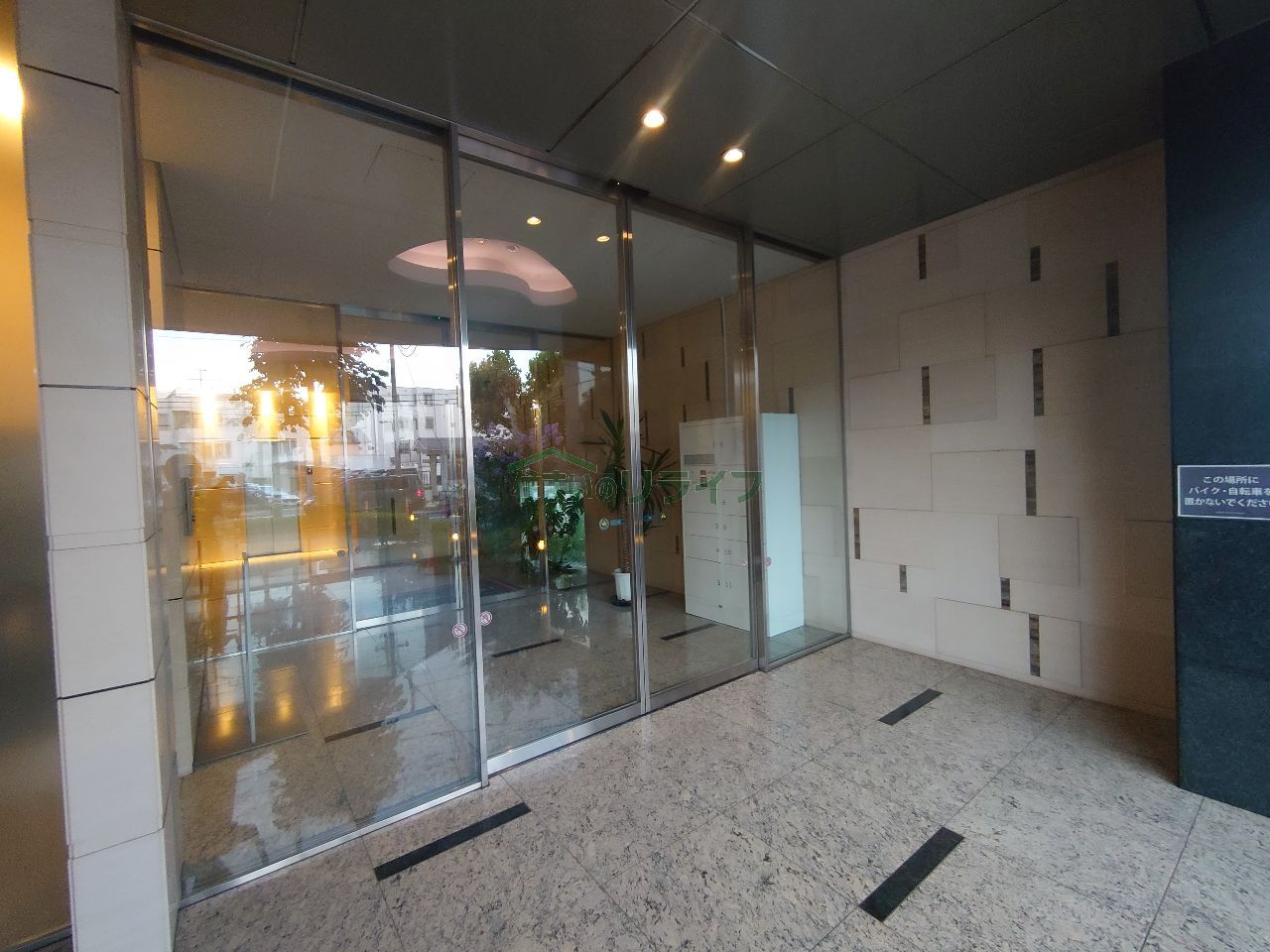 建物エントランス