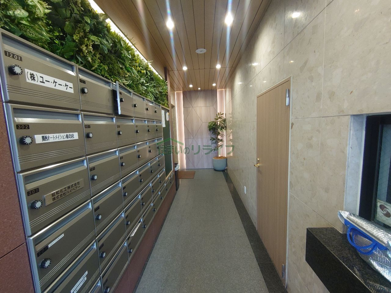 建物エントランス