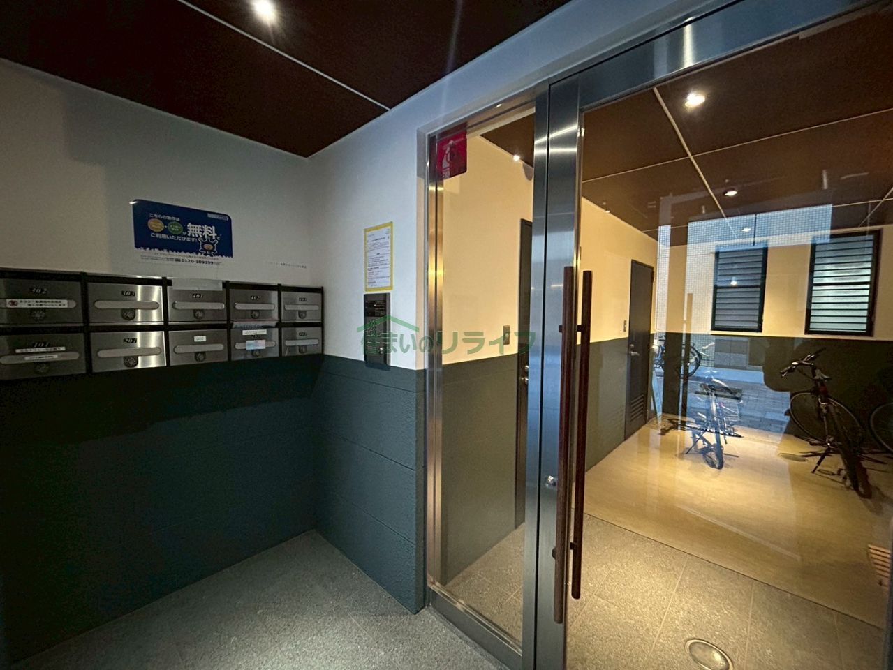 建物エントランス