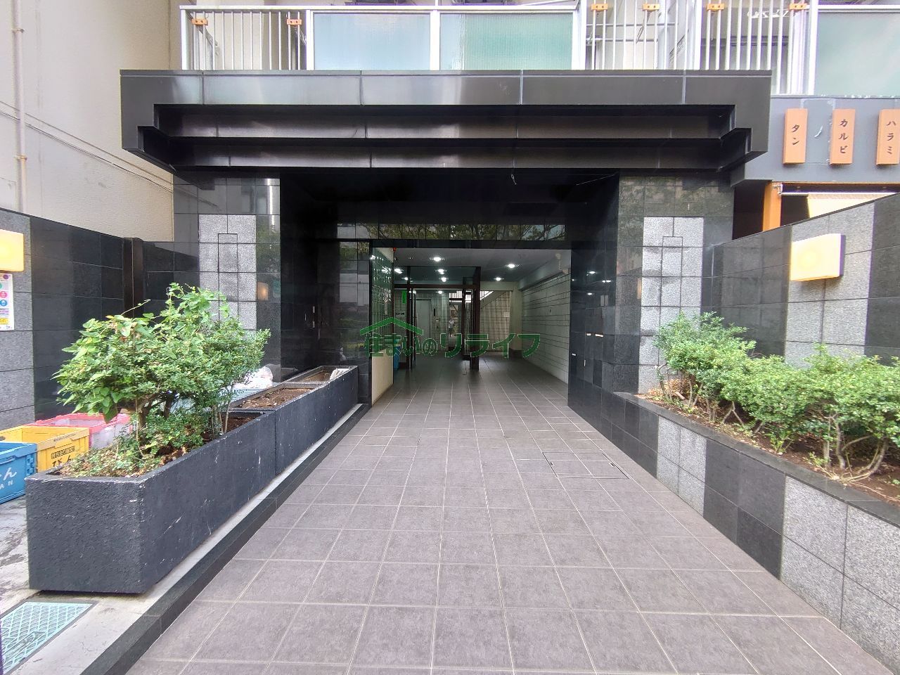 建物エントランス