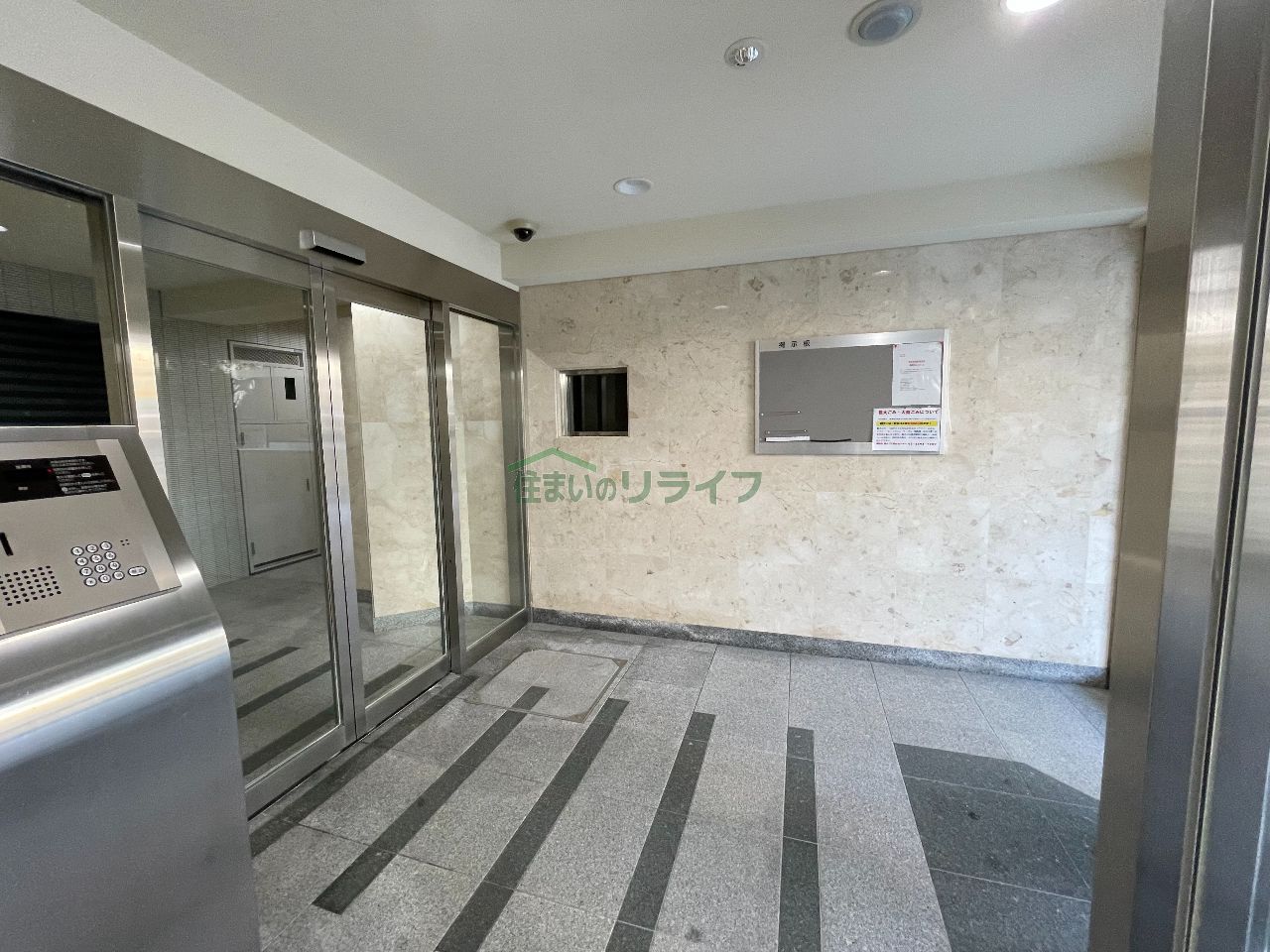 建物エントランス