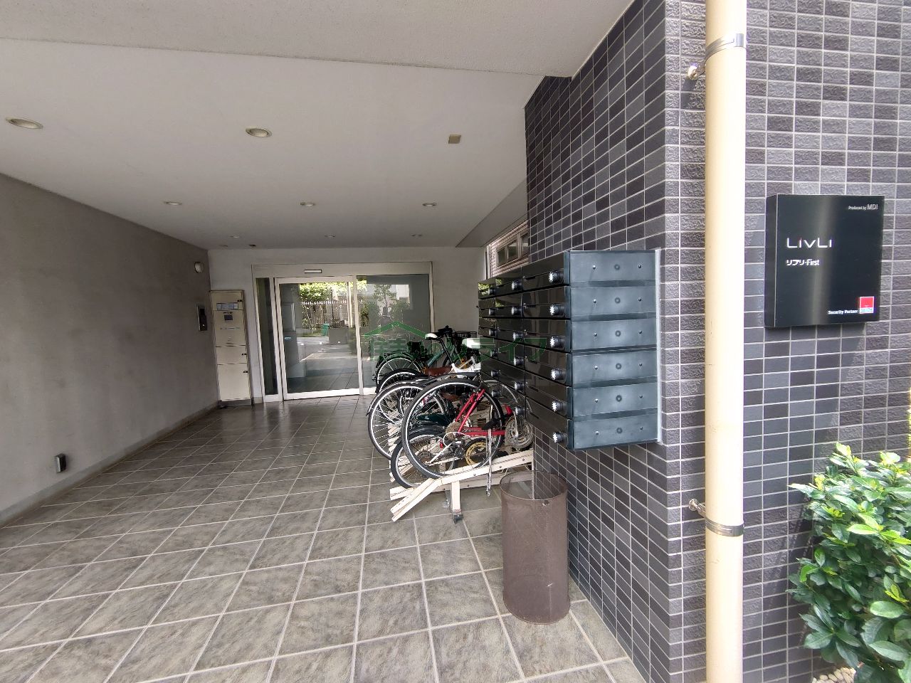 建物エントランス