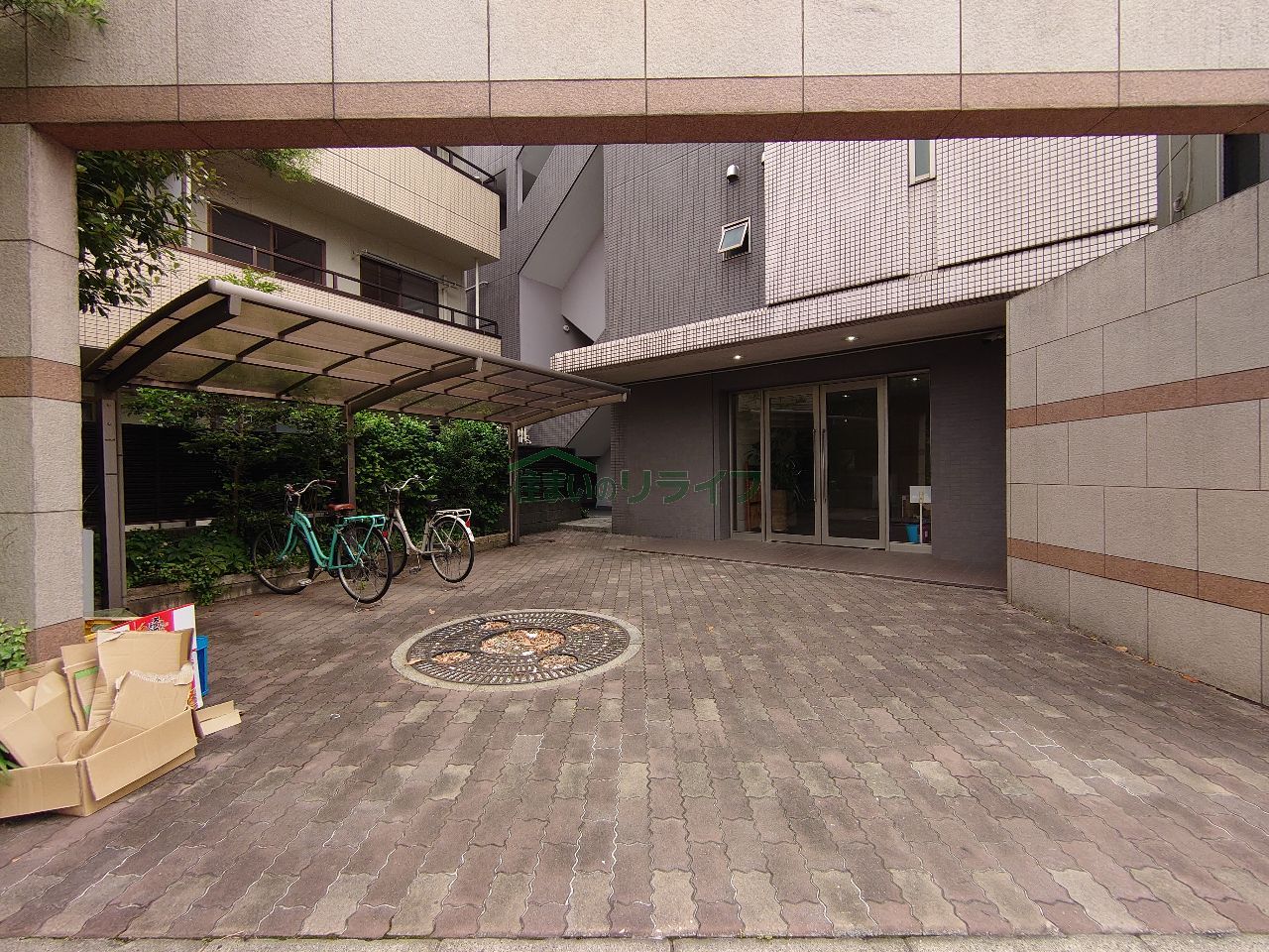 建物エントランス