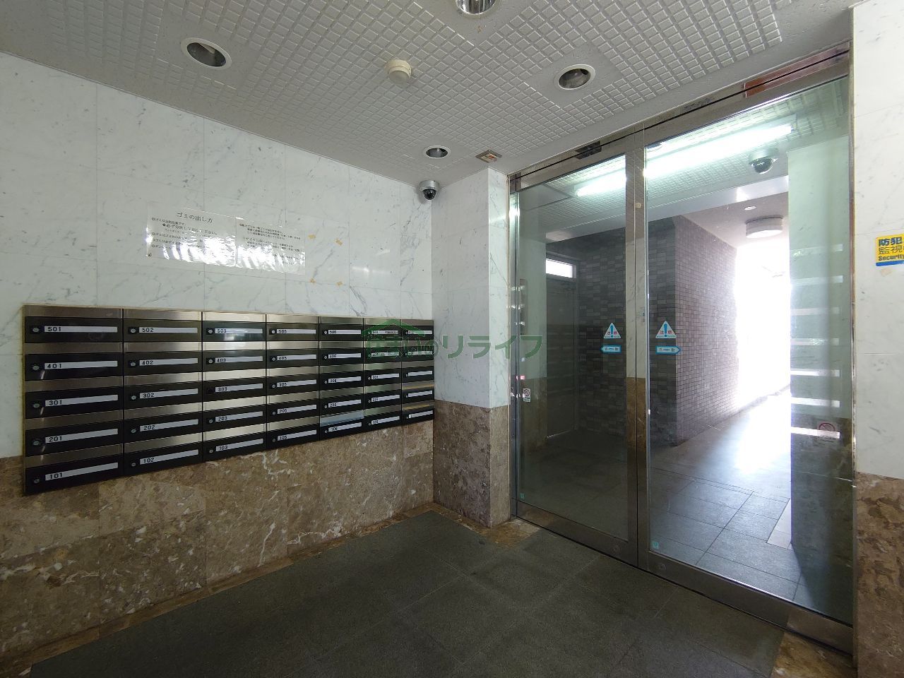 建物エントランス