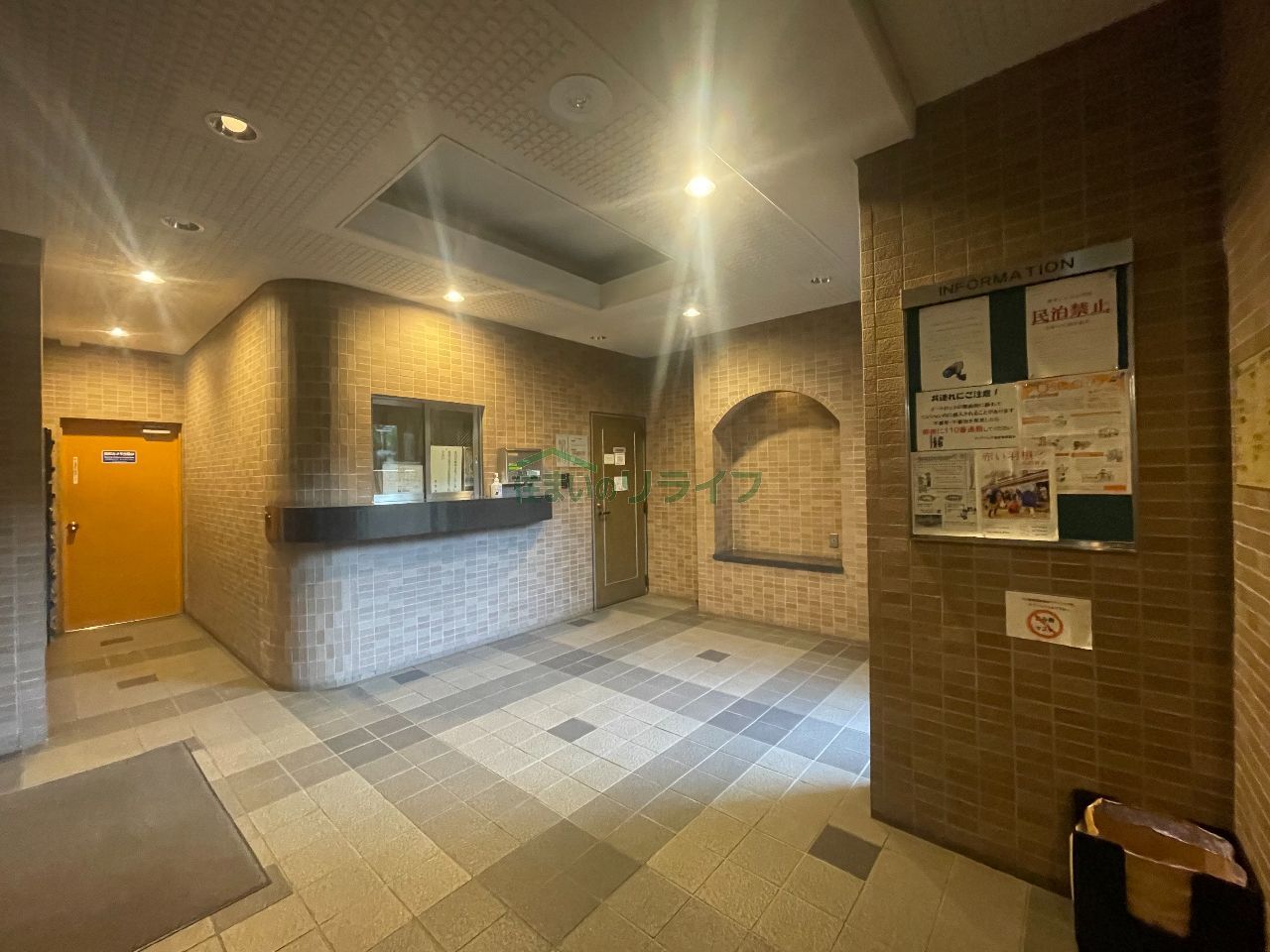 建物エントランス