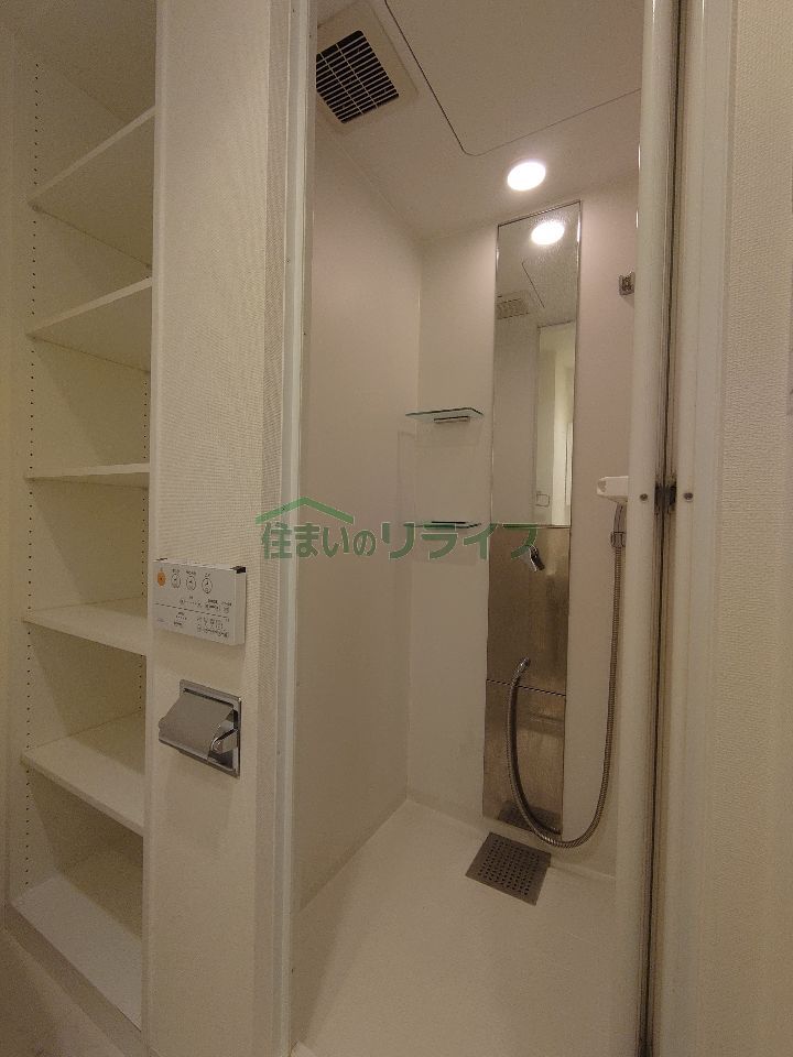 シャワールーム