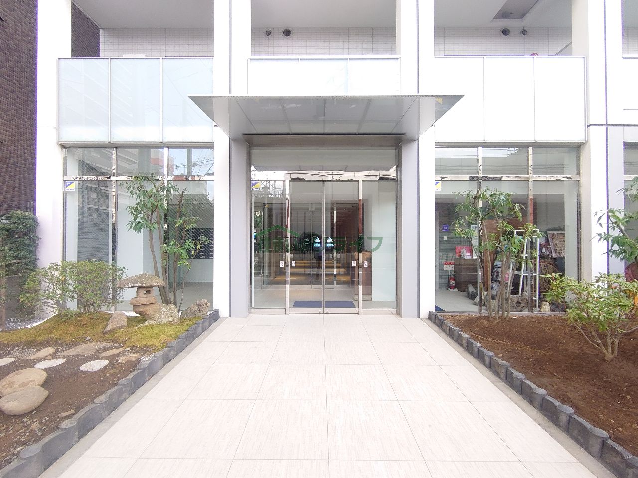 建物エントランス