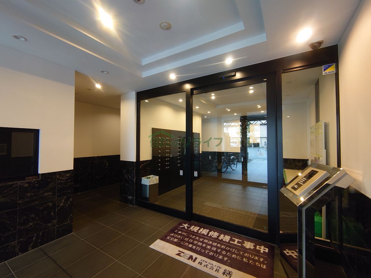 建物エントランス