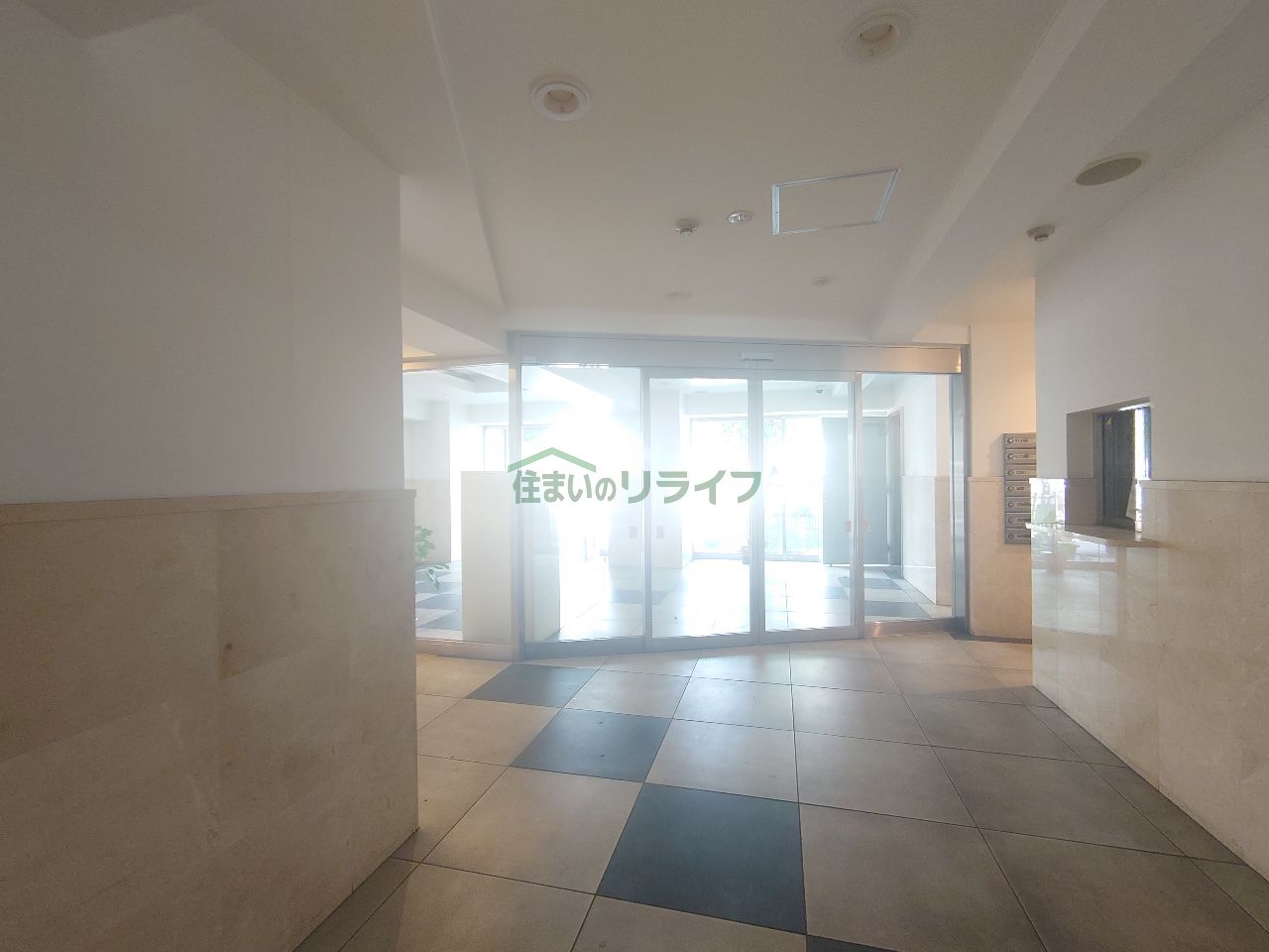 建物エントランス